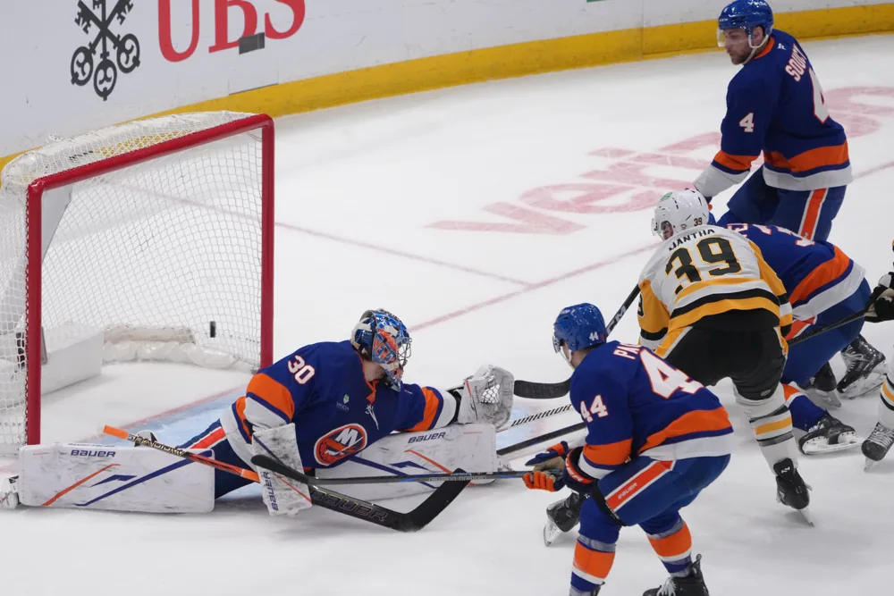 Sorokin Saved 25 Goals. The Islanders Missed Anyway.