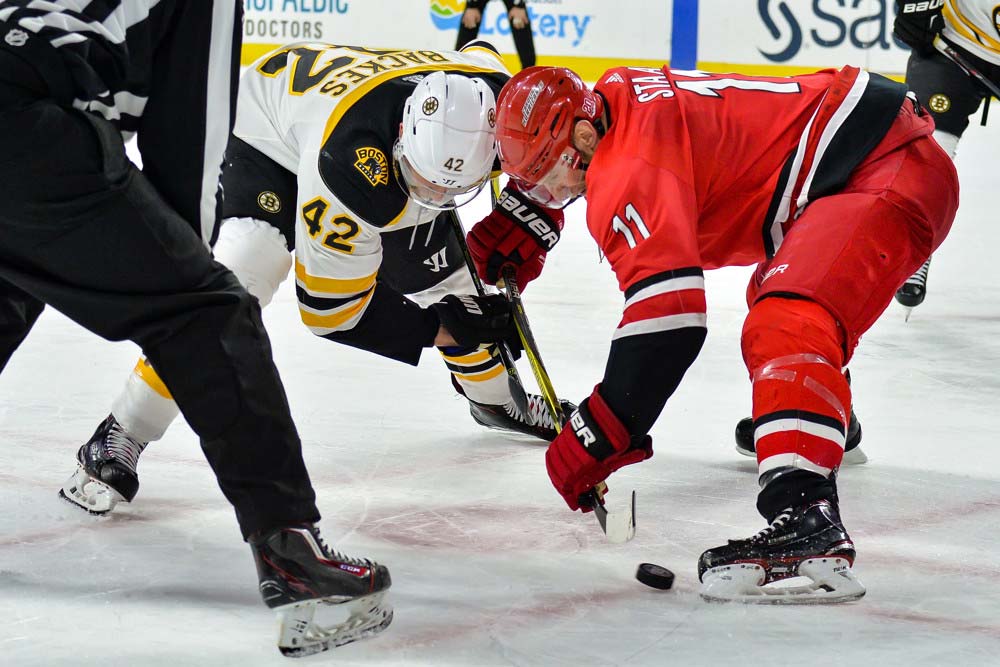 Bruins-and-Hurricanes-Will-Battle-for-Supremacy-in-the-Trenches